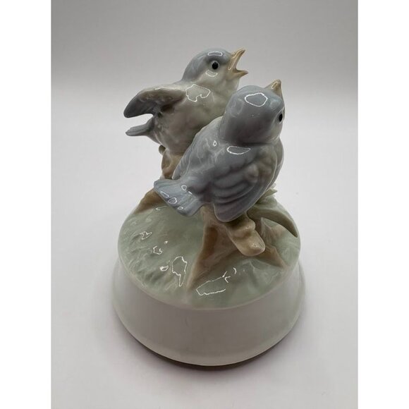 Vintage 1980s Otagiri Porcelain Bluebird Music Box Figurine Handcrafted in Japan - Picture 5 of 8